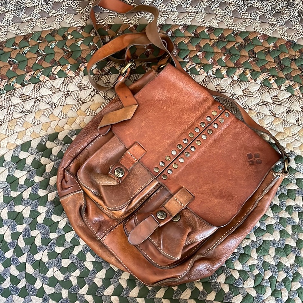 Super cute brown leather Patricia Nash crossbody